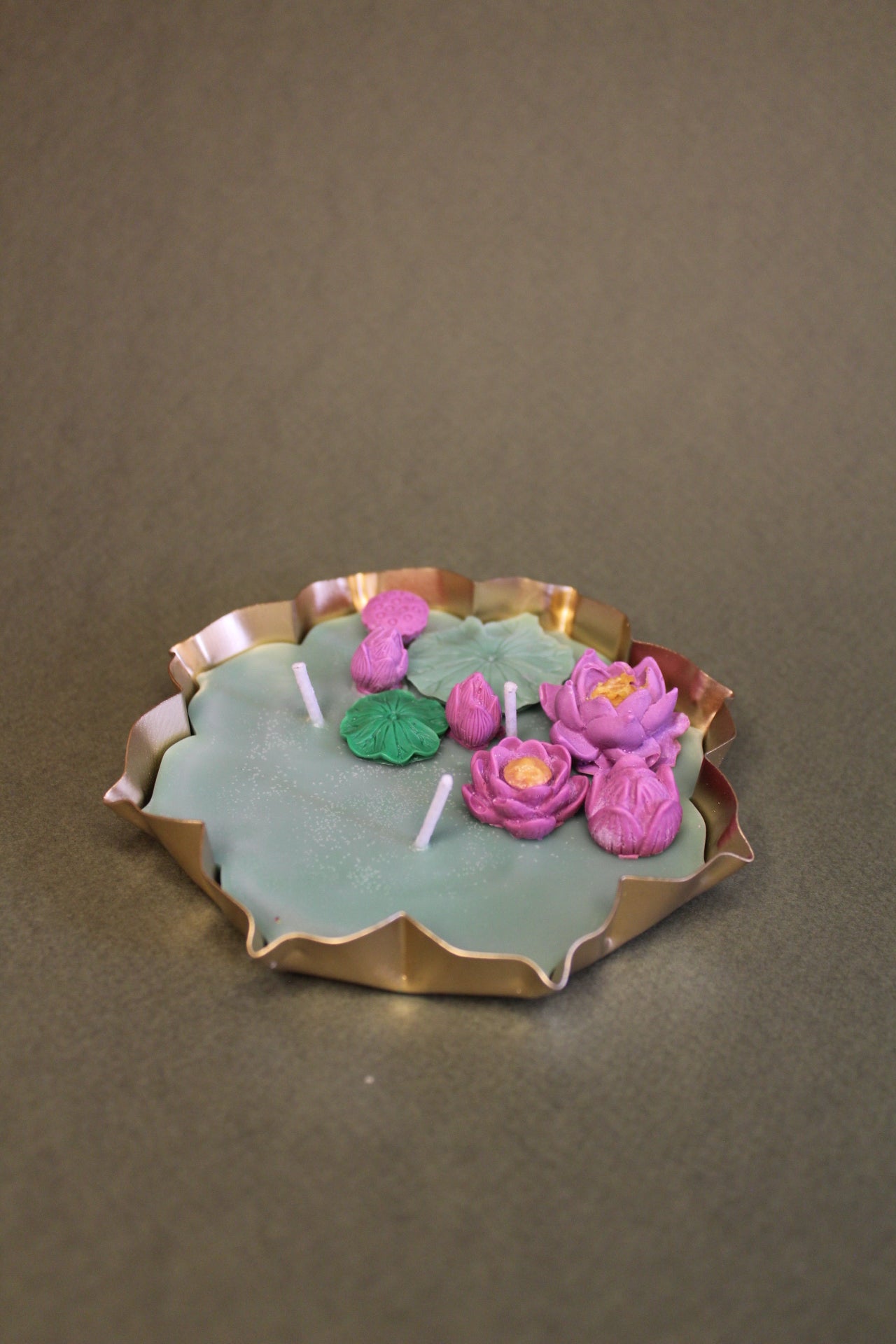 Purple flower Urli Lotus Pond Candle – A Floral Festive Delight (Copy)