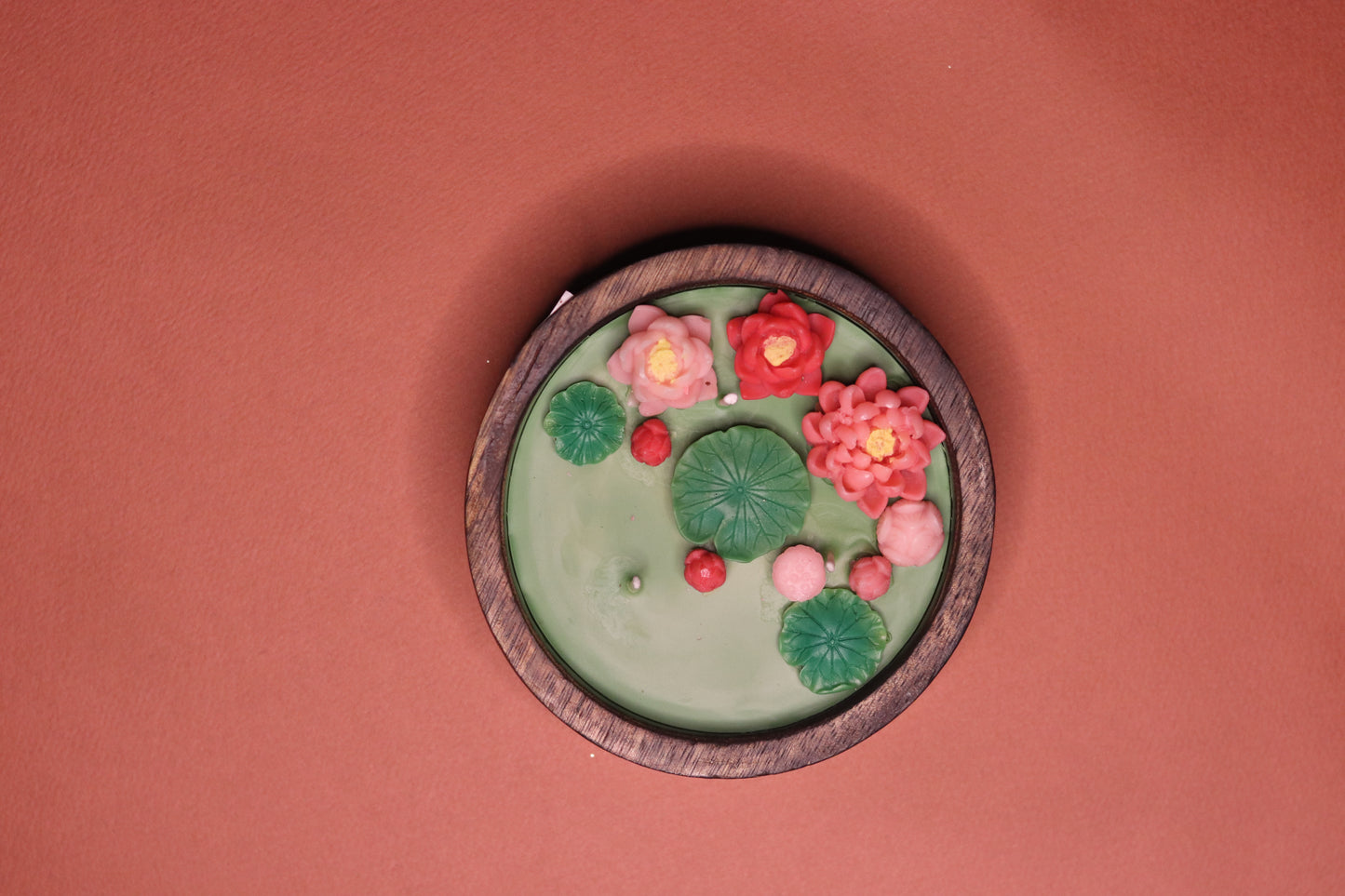 Lotus Pond Floral Wooden Urli Candle – A Bloom of Light & Fragrance