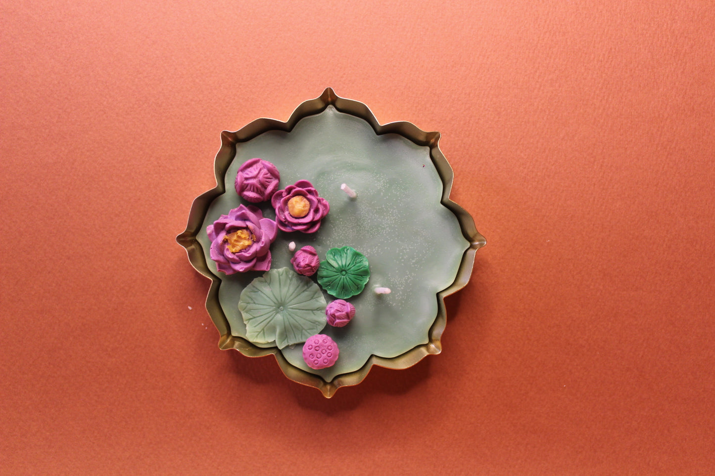 Purple flower Urli Lotus Pond Candle – A Floral Festive Delight (Copy)